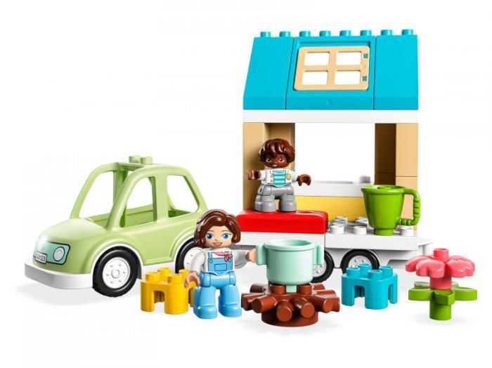 Конструктор Lego Duplo Семейный дом на колесах 31 дет. 10986